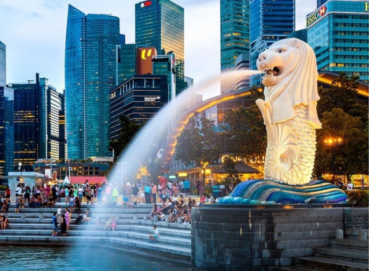 Merlion Park Singapore Du khách check-in tượng Merlion tại Singapore năm 2026